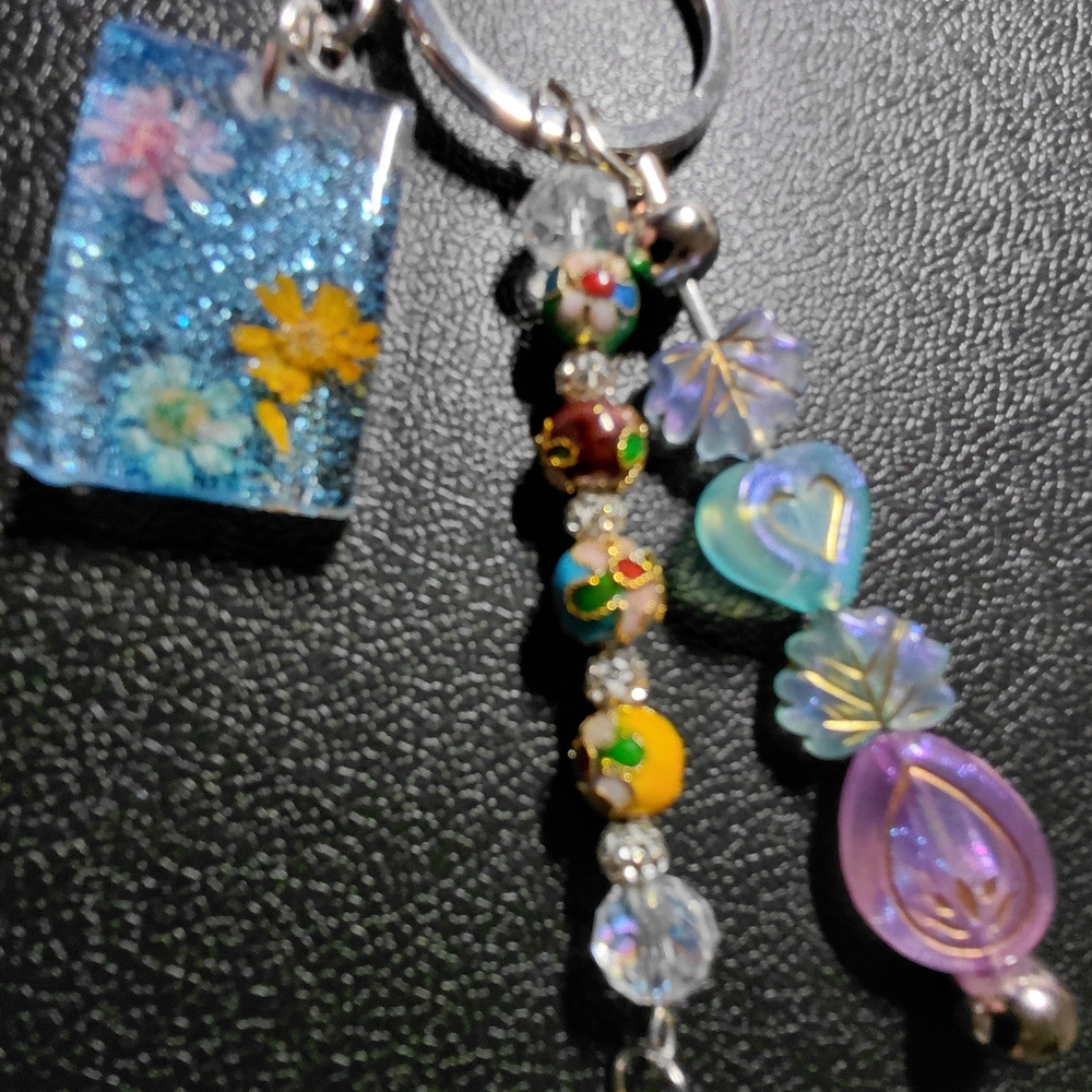 Handmade Floral Resin Keychain with Beaded Charms - Cloisone Beads - Picture 6 of 6